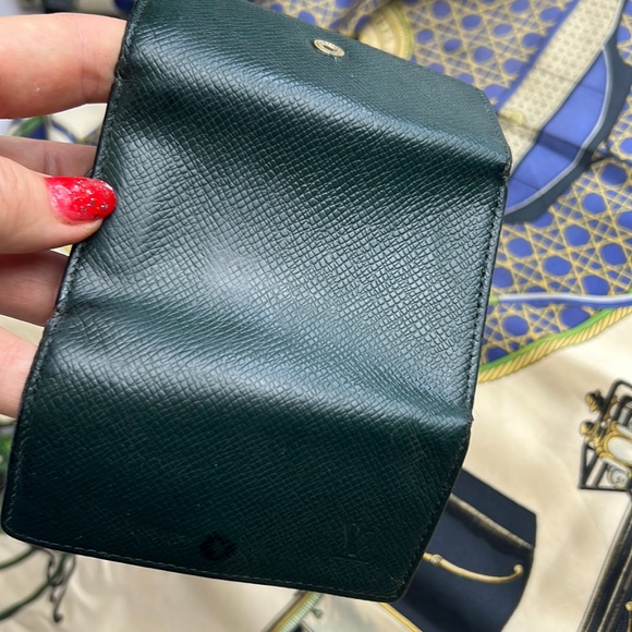 Auth. Louis Vuitton LV Taiga 6 Hook Ring Key Holder Case Wallet Multicles - Picture 8 of 17